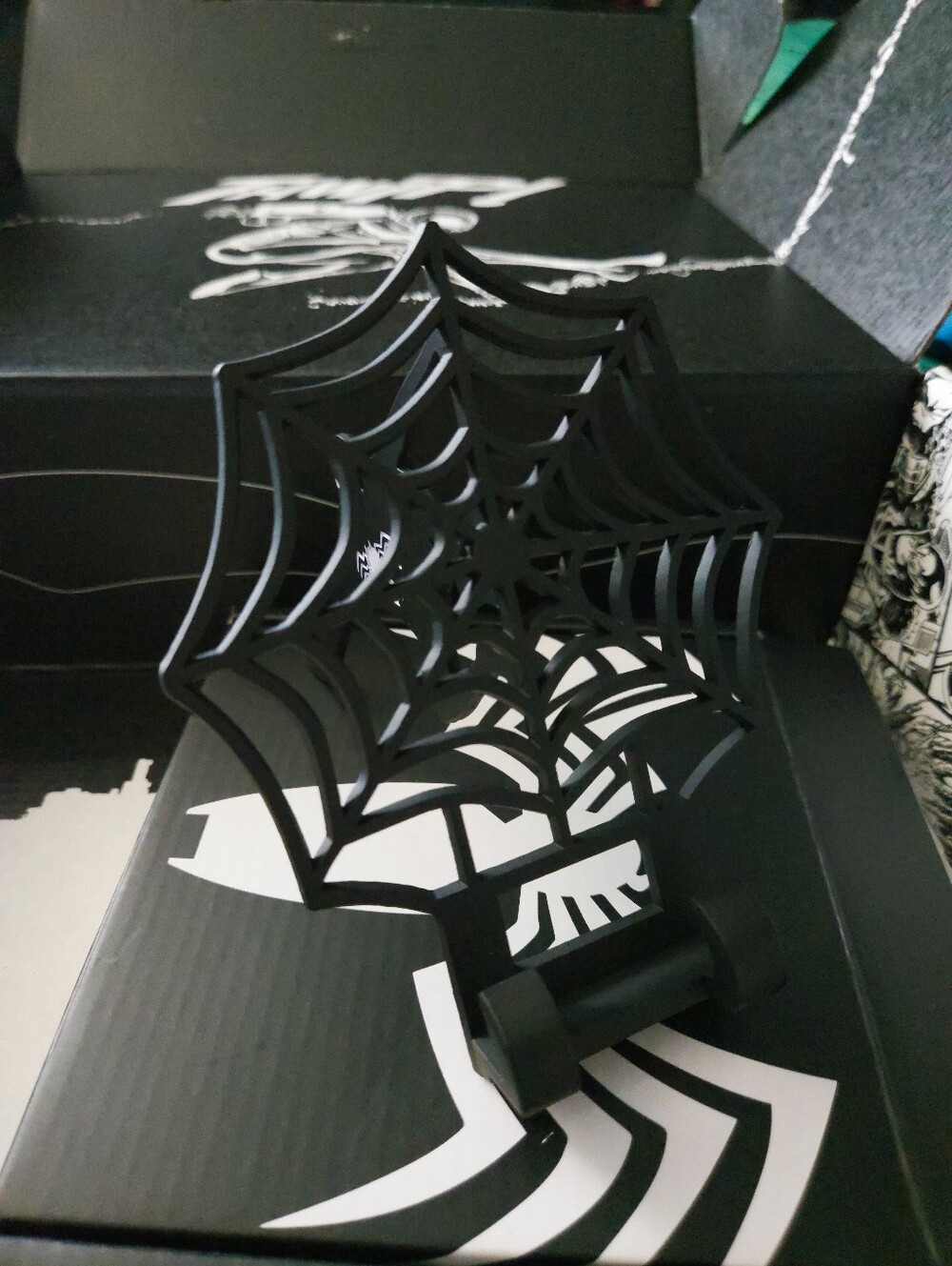 Loot Crate Marvel Gear And Goods Crate Sept 2018 - Picture 10 of 15